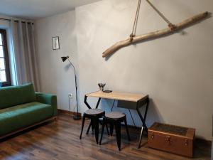 Posedenie v ubytovaní Oficyna Form - Apartament Dwupoziomowy