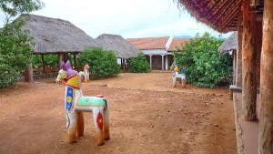 Kadambavanam Ethnic Village Resort外面的花园