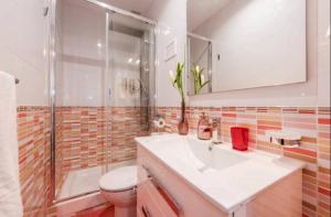 Koupelna v ubytování Apartamento en Calle Jardines - Madrid Centro