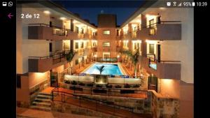 Bazén v ubytovaní Apartment Paraiso alebo v jeho blízkosti