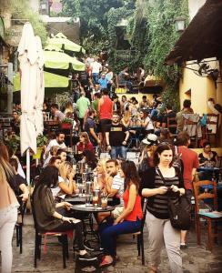 Hostia v ubytovaní Athens Avaton Suites