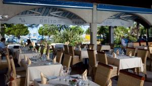 ห้องอาหารหรือที่รับประทานอาหารของ Floating Sea House Portorose