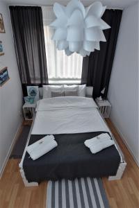 Gallery image of Hello Warsaw! Calm Artistic City Center Apartment in Warsaw