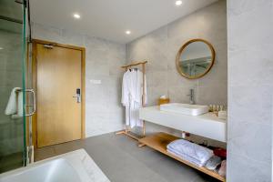 Kylpyhuone majoituspaikassa Hangzhou Sansu Hotel