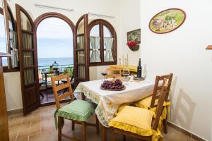 Fotografie z fotogalerie ubytování Amboula Beach Apartments v destinaci Tragaki