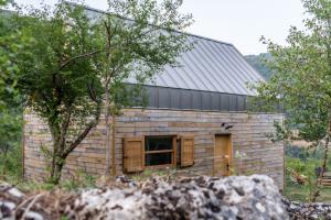Hoone, kus the country house asub