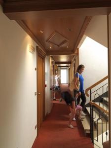Gestir sem dvelja á Hotel Miralago