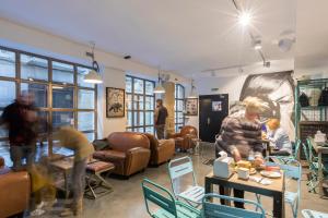 Posezení v ubytování Winederful Hostel & Café