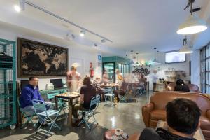 Hosté ubytování Winederful Hostel & Café