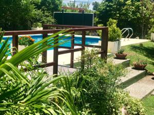Bazén v ubytování Hotel Complejo Najul Suites-Solo Adultos nebo v jeho okolí