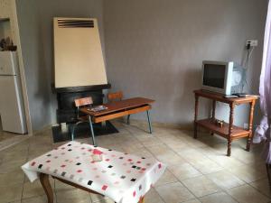 TV a/nebo společenská místnost v ubytování Gite Christian Mont St Michel