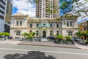 Afbeelding uit fotogalerij van Stylish Central City Apartment with Pool and Gym in Auckland