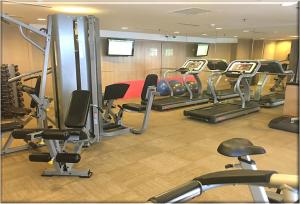 Fitness centrum a/nebo fitness zařízení v ubytování Royale Chulan Penang