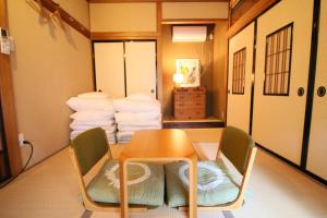 A seating area at Hostel Fish in a River