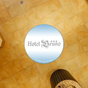 Certificato, attestato, insegna o altro documento esposto da Hotel Bruno - SUMMER CARD