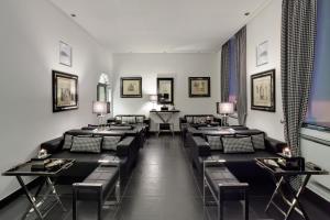 Gallery image of LHP Hotel Napoleon in Milan