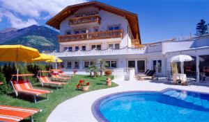 Bazén v ubytování Adults only Hotel Grafenstein nebo v jeho okolí