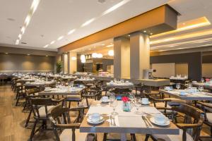 卡尔顿丹恩酒店及水疗中心餐厅或其他用餐的地方