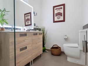 Kúpeľňa v ubytovaní Beautiful Beach Apartment M&B IV by Las Canteras