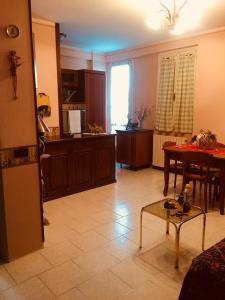 A kitchen or kitchenette at Il girasole