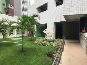 Taman di luar studio golden breeze boa viagem
