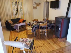 A seating area at Apartments Eco Forest Resort