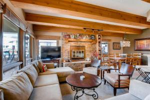 Posezení v ubytování The Plaza Condominiums by Crested Butte Mountain Resort