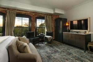 Gallery image of The Charmant Hotel in La Crosse