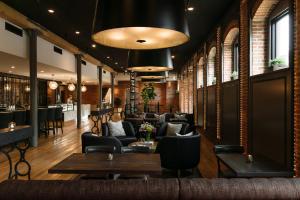 Gallery image of The Charmant Hotel in La Crosse