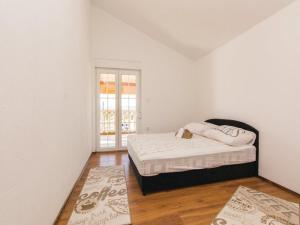 Postel nebo postele na pokoji v ubytování Villa Laura with pool, Budak, Zadar county + 24 fotografií