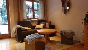 A seating area at Ferienwohnung Kohlhofen