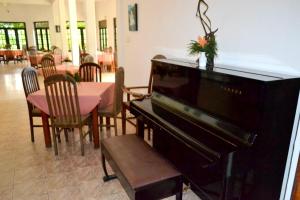 Φωτογραφία από το άλμπουμ του Hotel Breeta's Garden σε Ginigathena