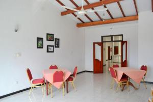 Φωτογραφία από το άλμπουμ του Hotel Breeta's Garden σε Ginigathena