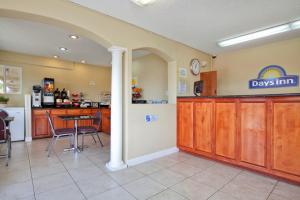 Gallery image of Days Inn by Wyndham Turlock in Turlock