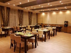 Restaurace v ubytování Hotel Zum Weissen Ross
