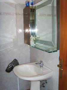A bathroom at Casa Lieta