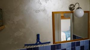 A bathroom at Agriturismo Sorgente di Luna