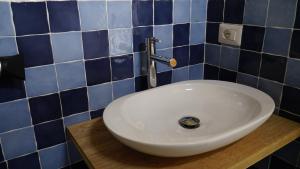 A bathroom at Agriturismo Sorgente di Luna