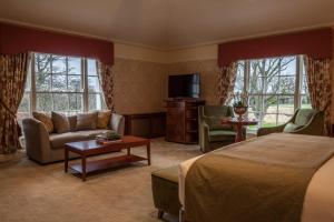 Leixlip Manor Hotel tesisinde bir oturma alanı