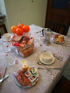 Jedlo v ubytovaní bed & breakfast alebo blízkom okolí