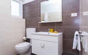 Koupelna v ubytování Apartments Matea I