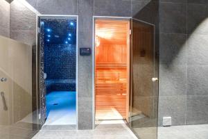 Koupelna v ubytování Tarcin Forest Resort & Spa Sarajevo - MGallery Collection