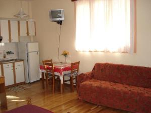A kitchen or kitchenette at Zephyros Még 33 kép