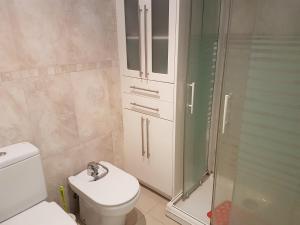 Kúpeľňa v ubytovaní GEMELOS 26 APARTMENTS - Benidormland