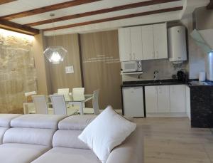 Kuchyňa alebo kuchynka v ubytovaní Apartamento Ribera Del Puente