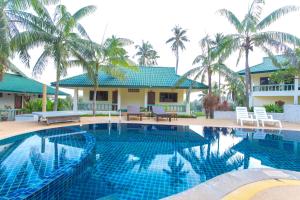 Bazén v ubytování Samui Reef View Resort nebo v jeho okolí