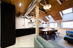 Posedenie v ubytovaní Apartament Dębowy + 31 fotografií