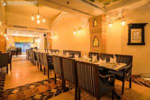 Restauracja lub miejsce do jedzenia w obiekcie Mansingh Palace, Agra