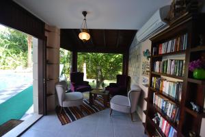 Бассейн в Dores Residence или поблизости