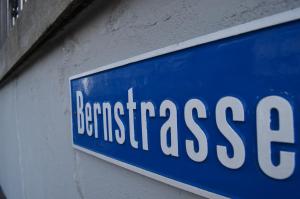 En logo, et sertifikat eller et firmaskilt på Hotel Emmental